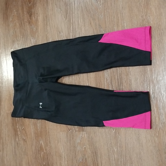 (S) Under Armour Cropped Leggings Breast Cancer Awareness Running Stretch - Picture 1 of 7